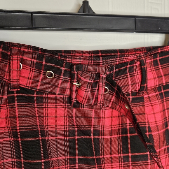 Divided by H&M Red Black Plaid Mini Skirt Belted Academia Grunge Punk Sz 4 EUC - Picture 3 of 8